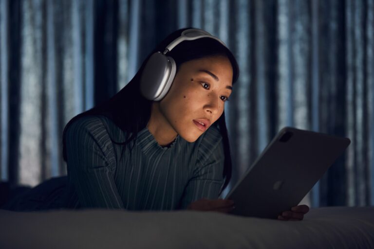 Как использовать функцию Apple Live Listen с AirPods Max